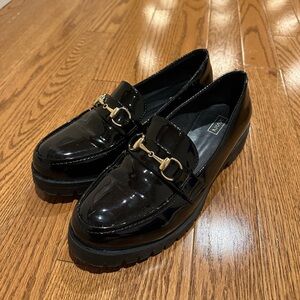 Elegant Black Patent Leather Loafers with Gold Accent